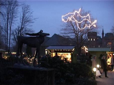 Kalkar : Weihnachtsmarkt auf Schloss Moyland