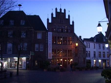 Xanten : Gotisches Haus, Abenddämmerung