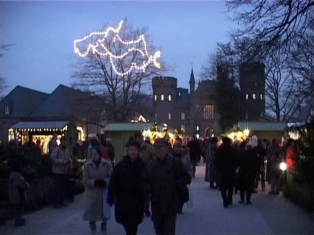 Kalkar : Weihnachtsmarkt auf Schloss Moyland