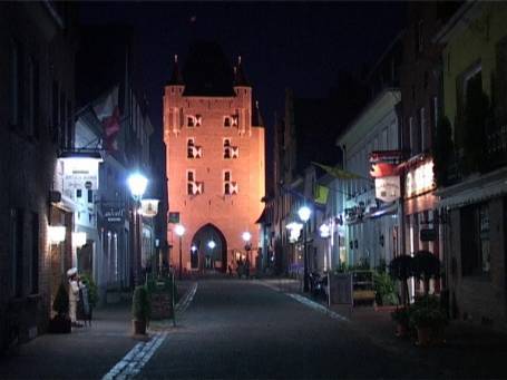 Xanten : Klever Tor am Abend, Klever Str.